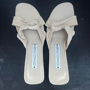 Donald J. Pliner Women's Beige Bow Sandals